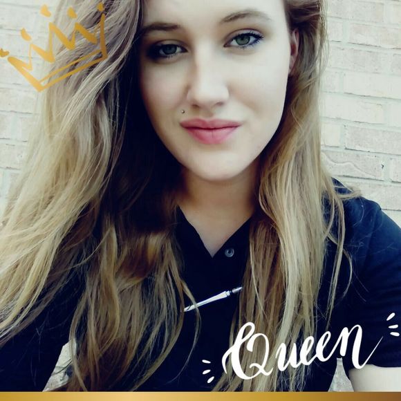 Meet your Posher, Danielle - Picture 1 of 1